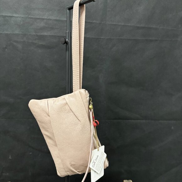 Waver Wristlet